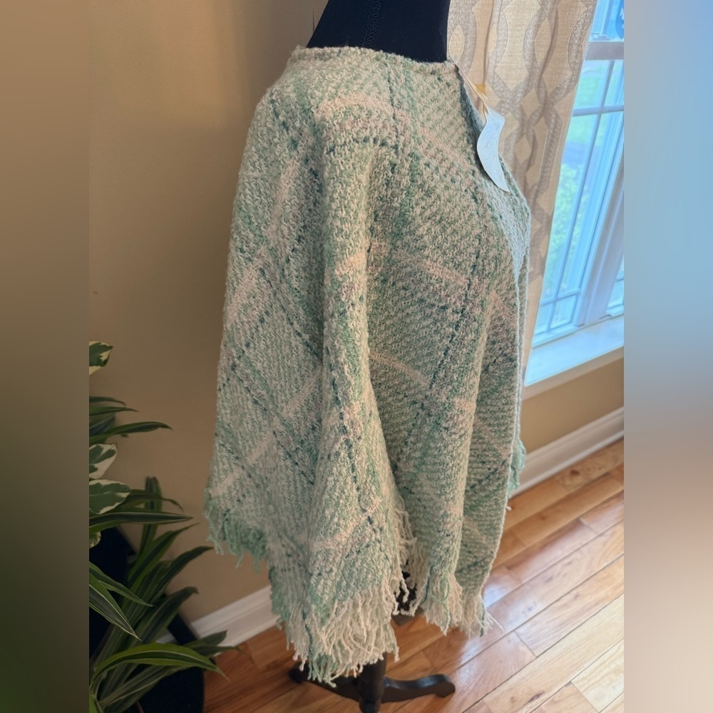 Boyne Valley Weavers Made in Ireland Fringed Poncho Green Plaid OS Wool/Alpaca - Picture 3 of 12